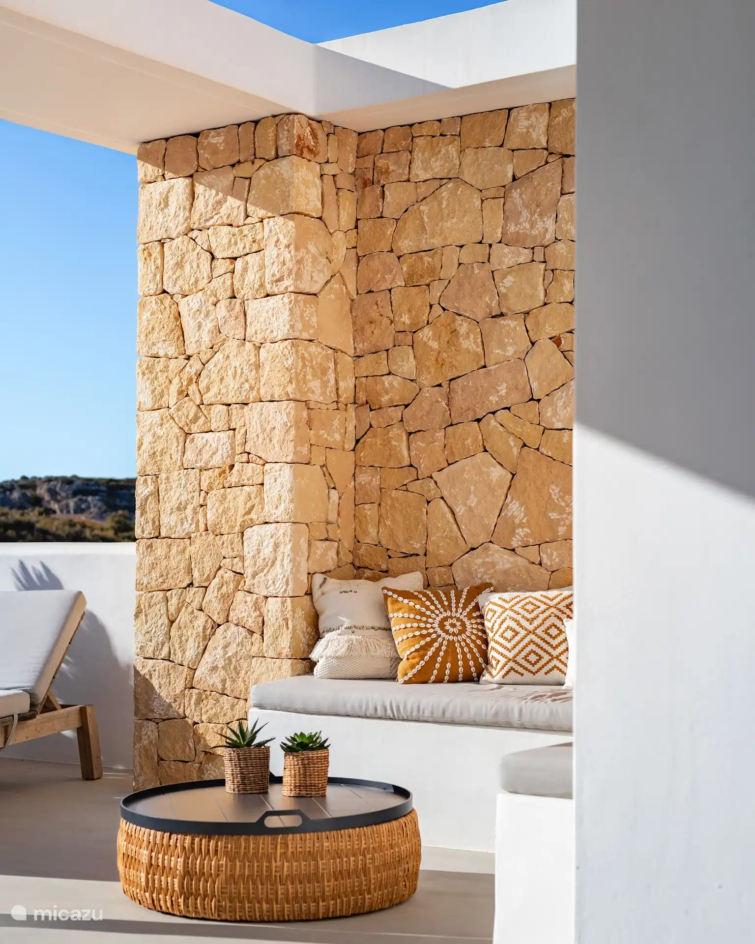 ¡Relájese en el rincón del salón!