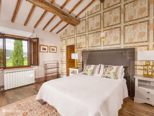 Casa dei Fiore/Montalcino/d’Orcia | Italie, Toscane, Buonconvento - maison mitoyenne Chambre principale avec lit double et salle de bain ensuite