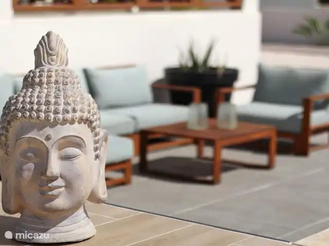 Villa avec vue panoramique | Curaçao, Curaçao-Centre, Bottelier - villa salon. Nous pouvons offrir à nos clients l’expérience de détente ultime pendant vos vacances avec un massage à la villa. Que vous recherchiez un peu de plaisir ou que vous vouliez éliminer la tension. Nous prendrons soin de vous. Envoyez-nous un message pour plus d’informations.