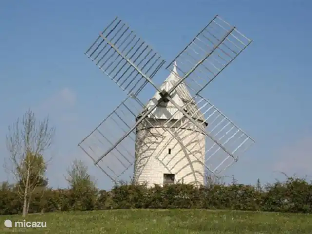 Location de Vacances France, Lot, Cézac, gîte / cottage - Réserve Naturelle de la Grange de Cezac L’un des 6 moulins à vent autour de Cézac