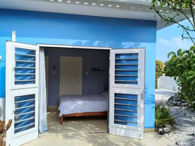 Cas Bunita en Curazao, Bandabou (oeste), Fontein - villa Puertas francesas dormitorio 1