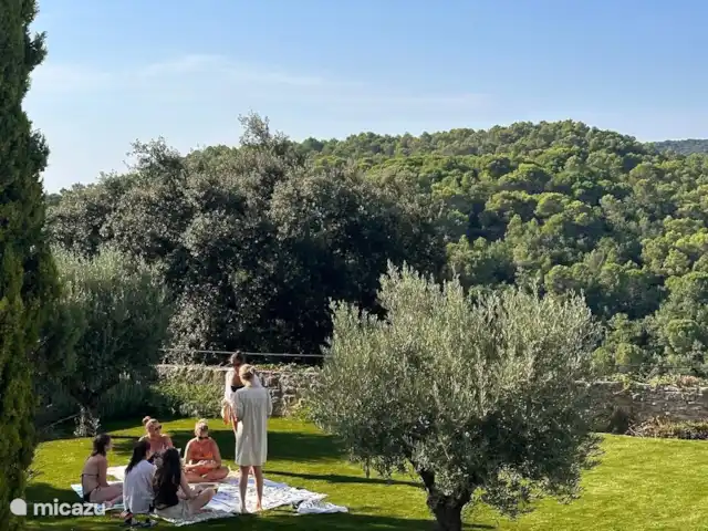 Casa Oliver en Francia, Gard, Cornillon - casa vacacional Disfruta del jardín de la Maison Olivier