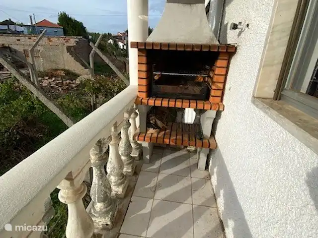 casa de rosas en Portugal, Coímbra, Carvalheira Grande-Graca - villa barbacoa