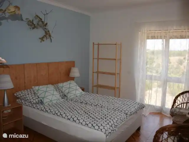 casa de rosas en Portugal, Coímbra, Carvalheira Grande-Graca - villa Dormitorio