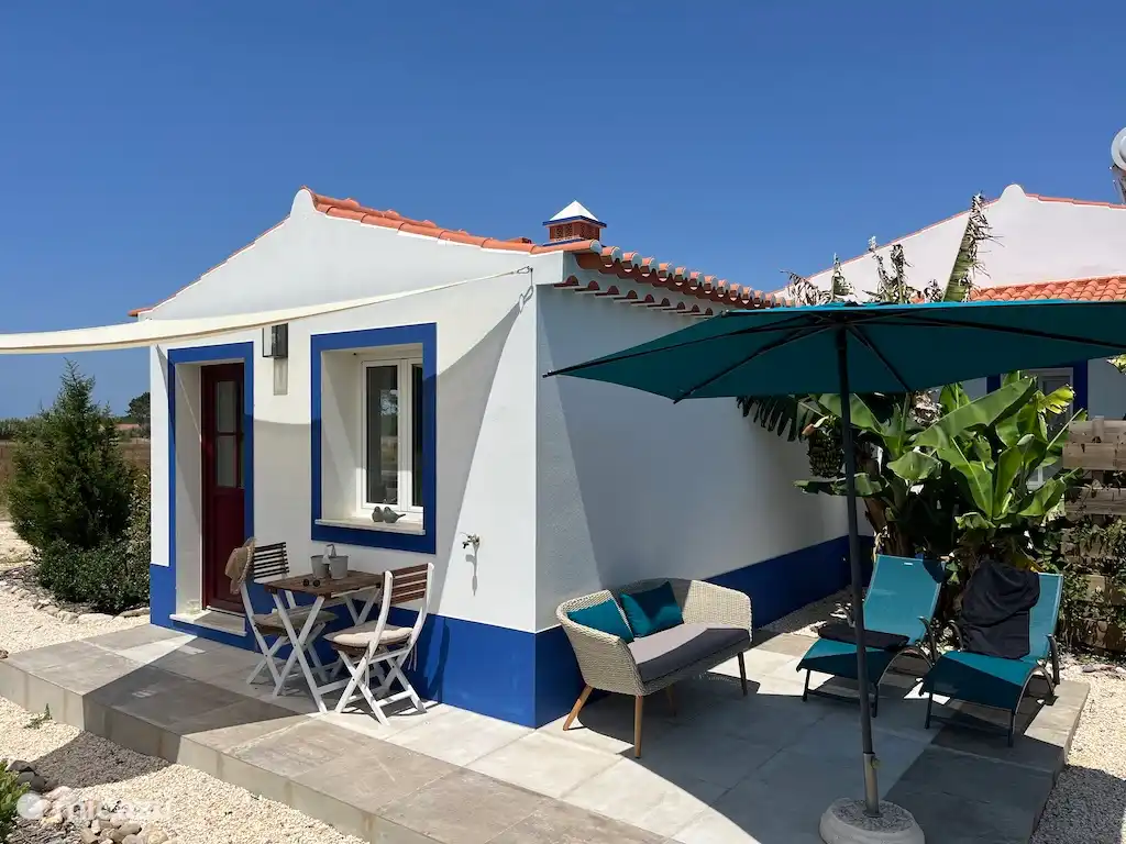 Landhaus privat gelegen, mit Garten und landwirtschaftlichen Flächen ringsum.