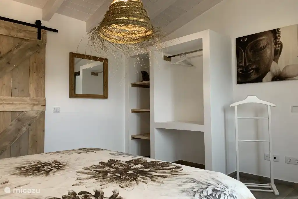 Geräumiges, gemütliches Schlafzimmer