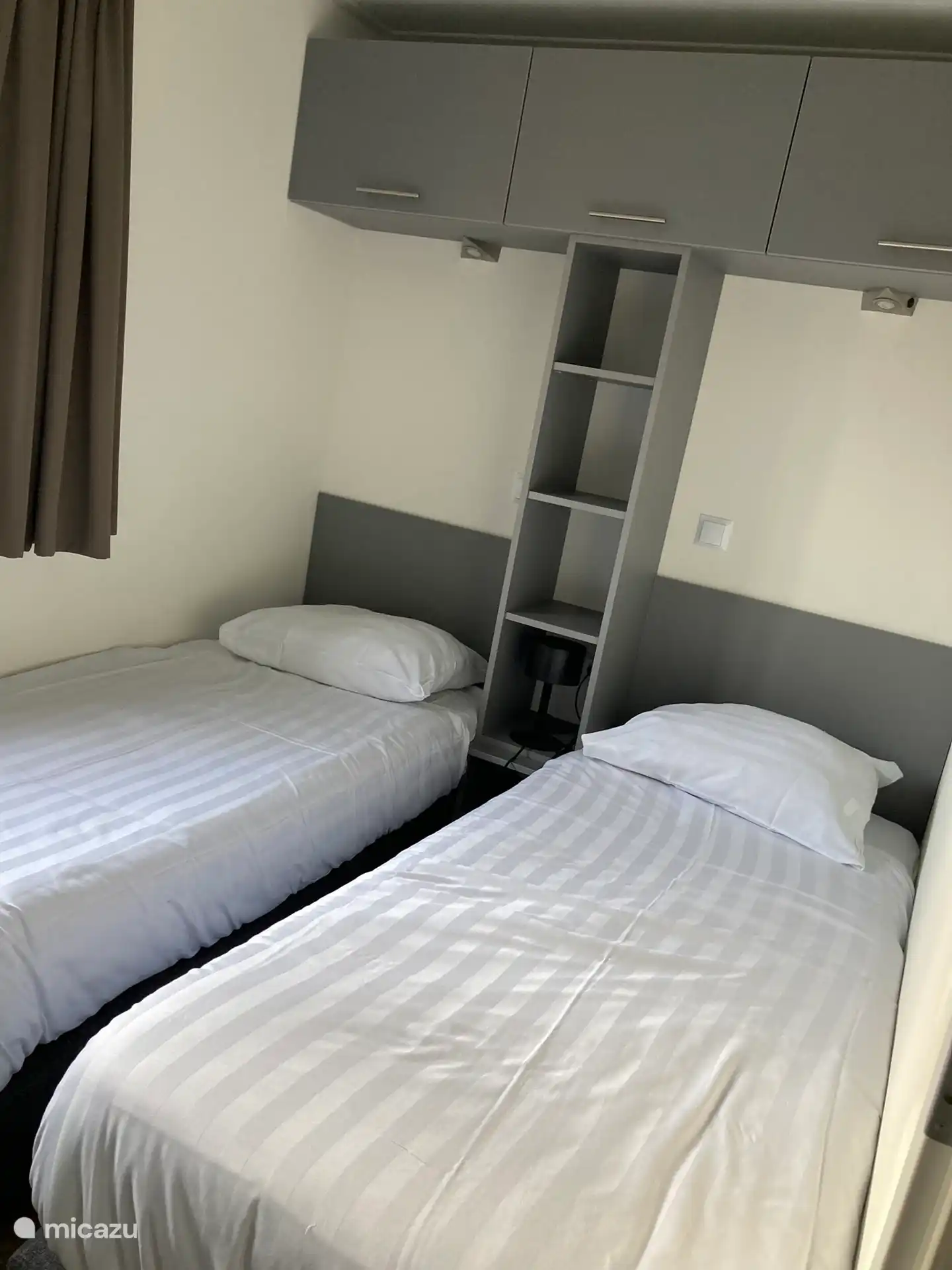 3. Schlafzimmer mit Kleiderschrank