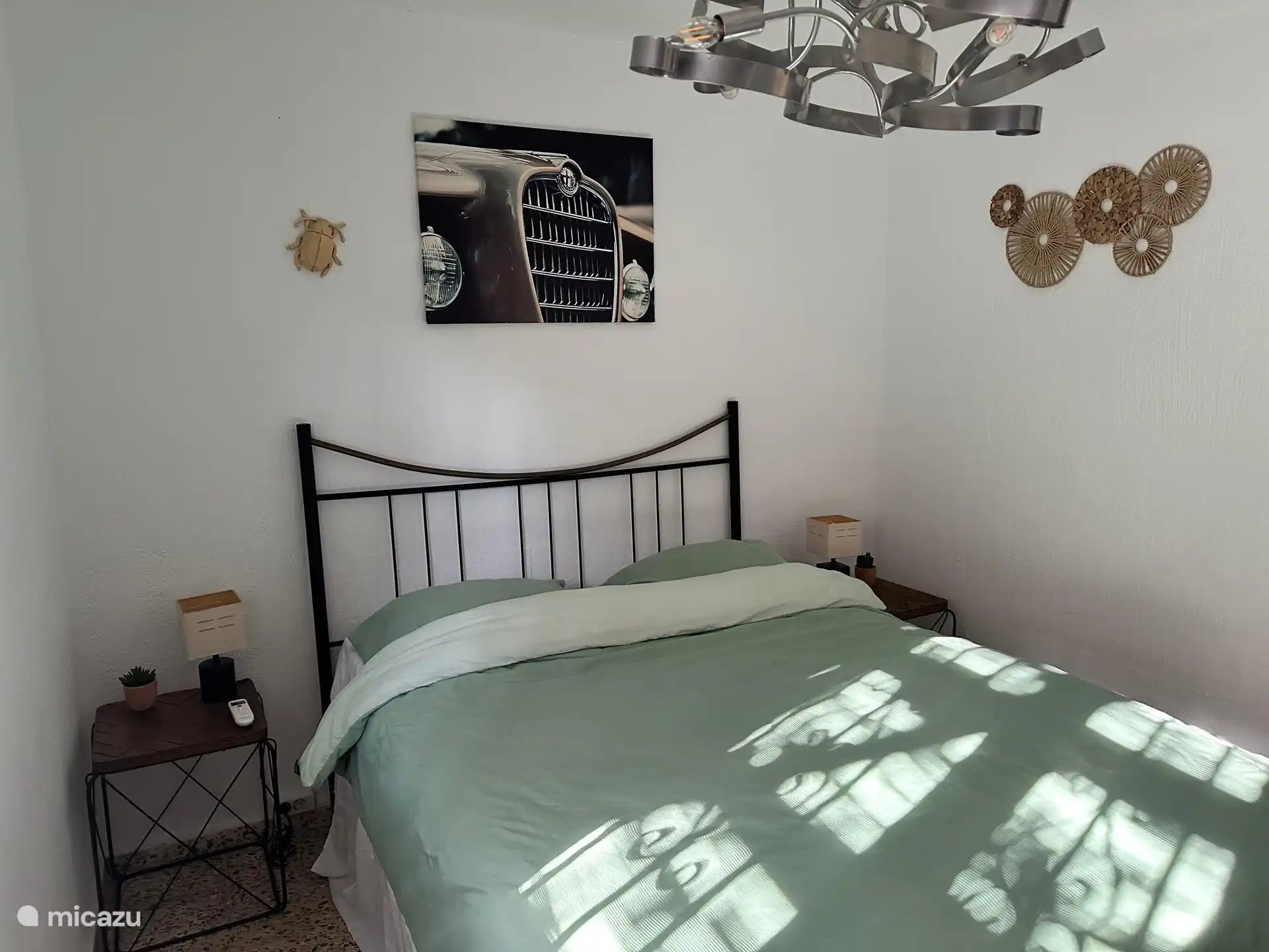 2. großes Schlafzimmer, Doppelbett, Kleiderschrank und Klimaanlage.