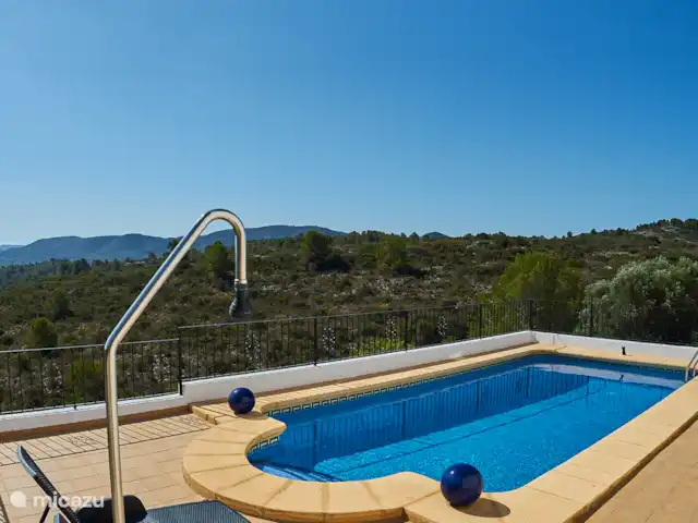 Casa Yavari en España, Costa Blanca, Pedreguer  - villa Piscina privada con mucha privacidad en Casa Yavari
Disfruta de las impresionantes vistas de las montañas del Montgó, la playa del Arenal en Jávea e incluso la isla de Ibiza en días despejados.