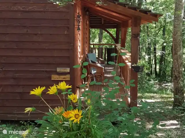 Le nid de l'écureuil en Francia, Lot, Lavercantière - chalet en el bosque