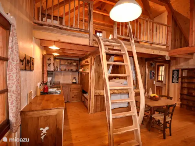 Le nid de l'écureuil en Francia, Lot, Lavercantière - chalet Salón