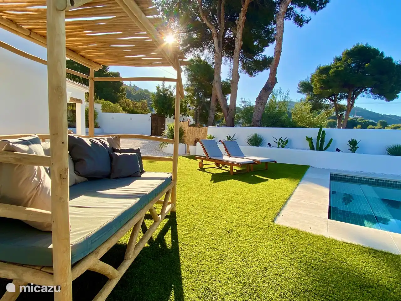 Comfortable daybed at the pool