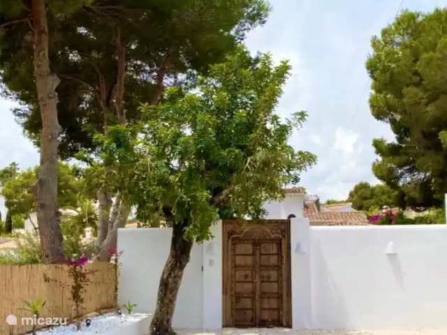 Villa de luxe sur la plage Moraira El Portet | Espagne, Costa Blanca, Moraira - villa Belle entrée de villa avec portail indien