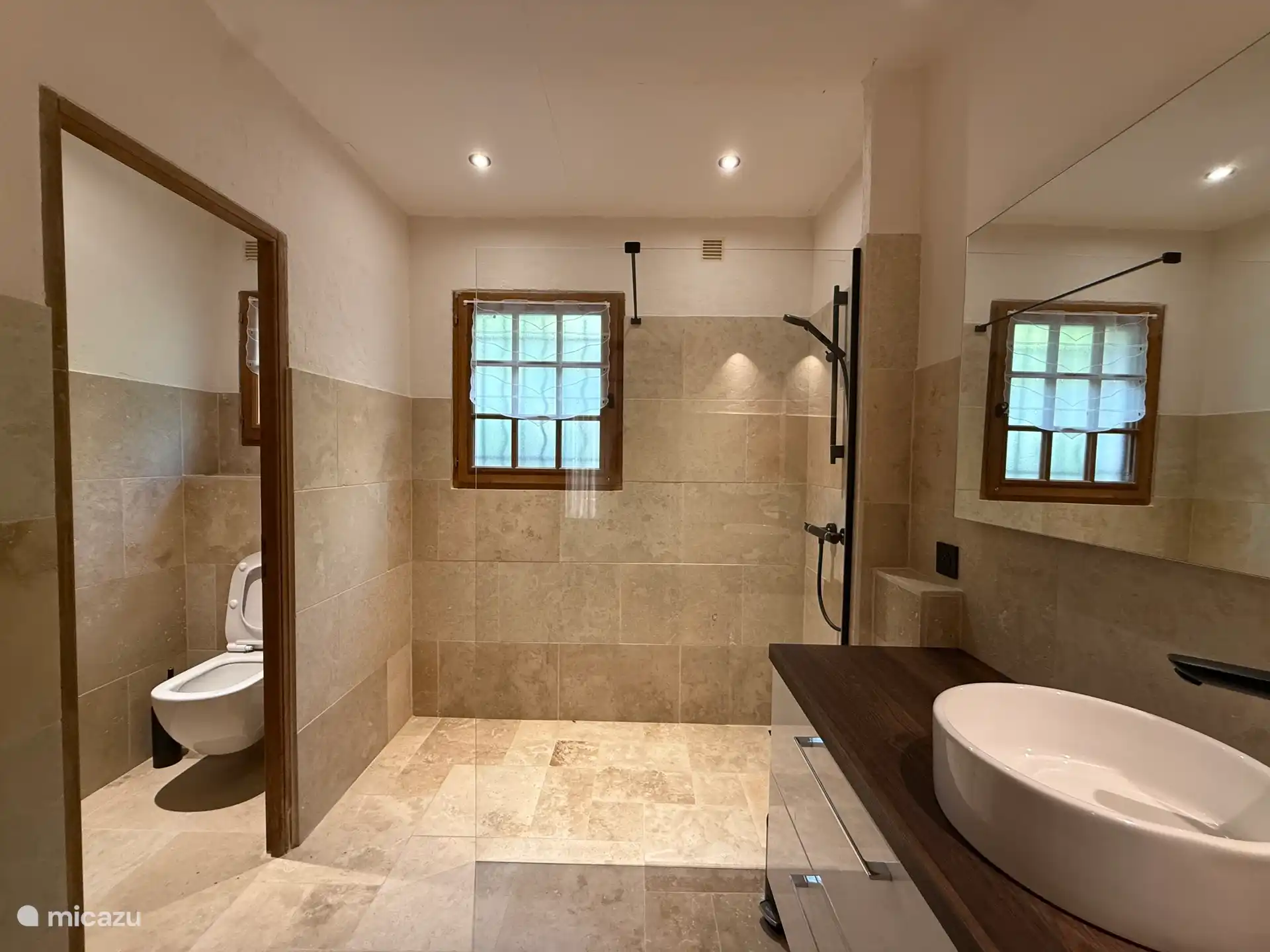 Badezimmer 2 (Studio)