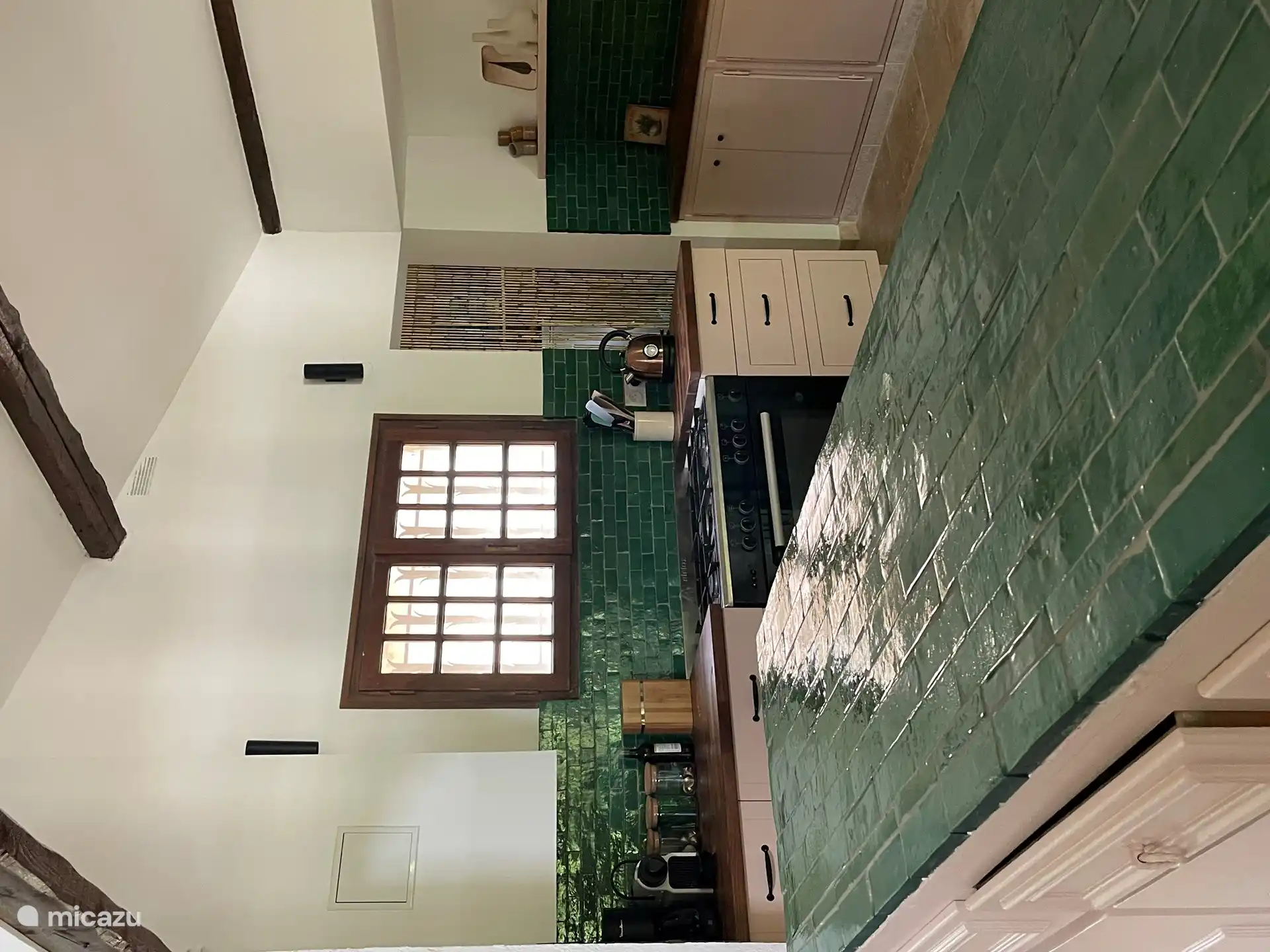 Küche (großer 5-Flammen-Gasherd)