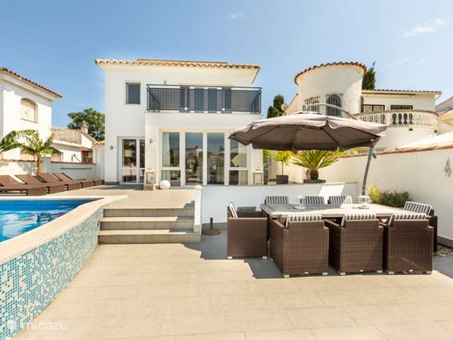 Vakantiehuis Spanje, Costa Brava, Ampuriabrava - villa 8-persoons villa met aanlegsteiger