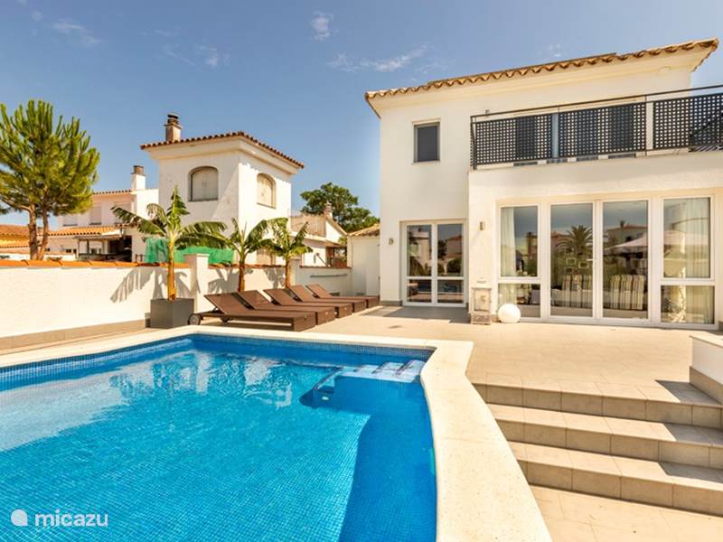 Vakantiehuis Spanje, Costa Brava, Empuriabrava Villa 8-persoons villa met aanlegsteiger