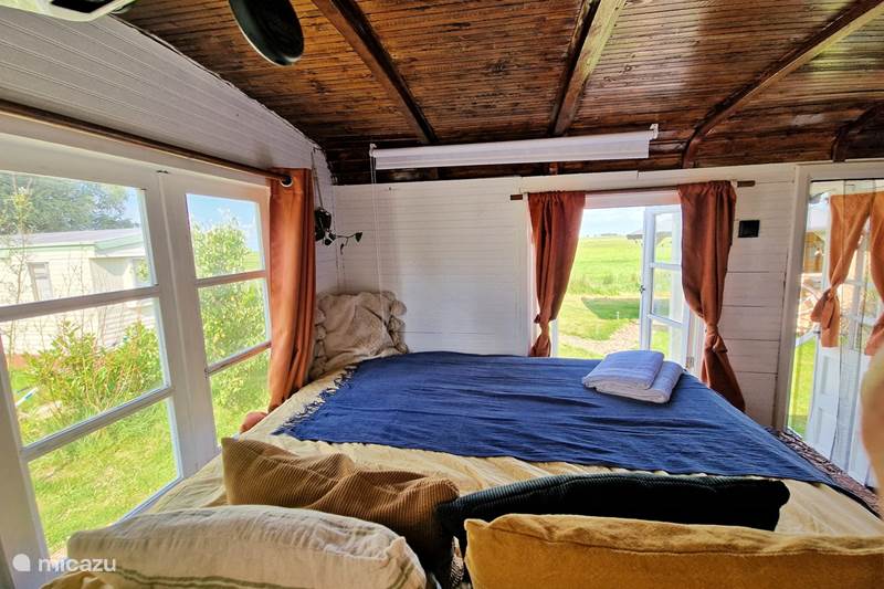Vakantiehuis Nederland, Flevoland, Emmeloord Tiny House Liefdevolle pipowagen met hottub