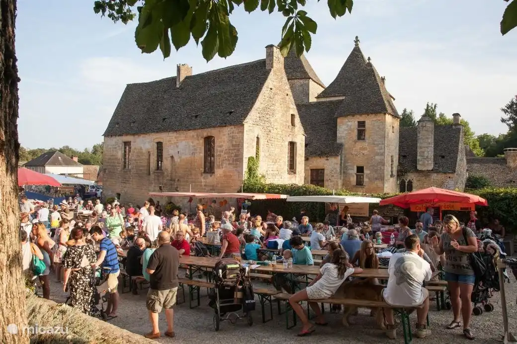 Marché alimentaire à St Genies