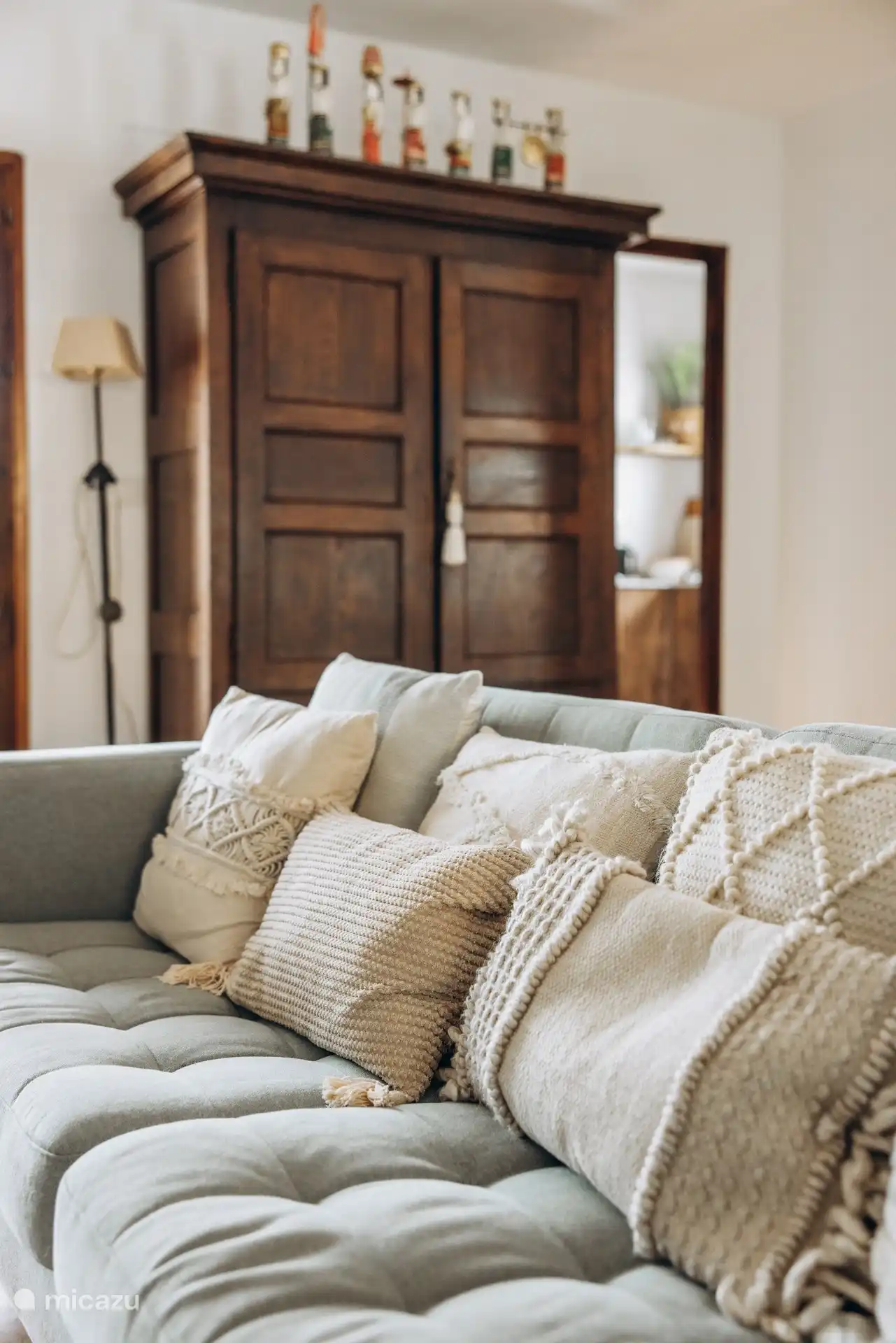 View through to the kitchen