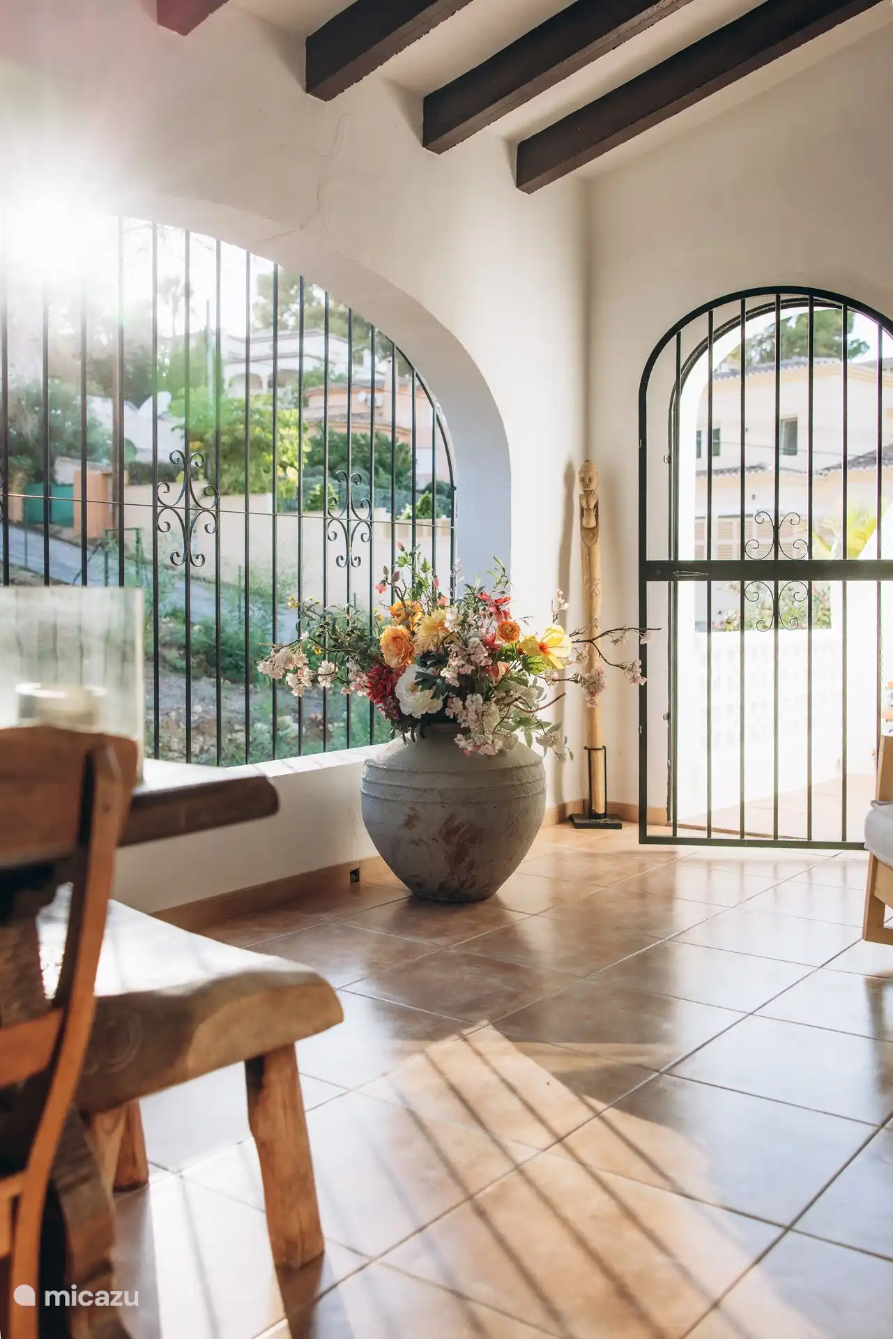 From the large naya/veranda to the roof terrace