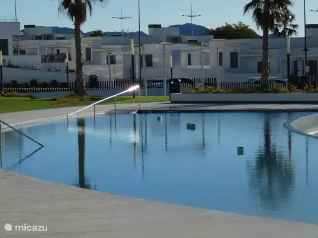 Los dos amigos en España, Costa Blanca, Finestrat - apartamento piscina al aire libre