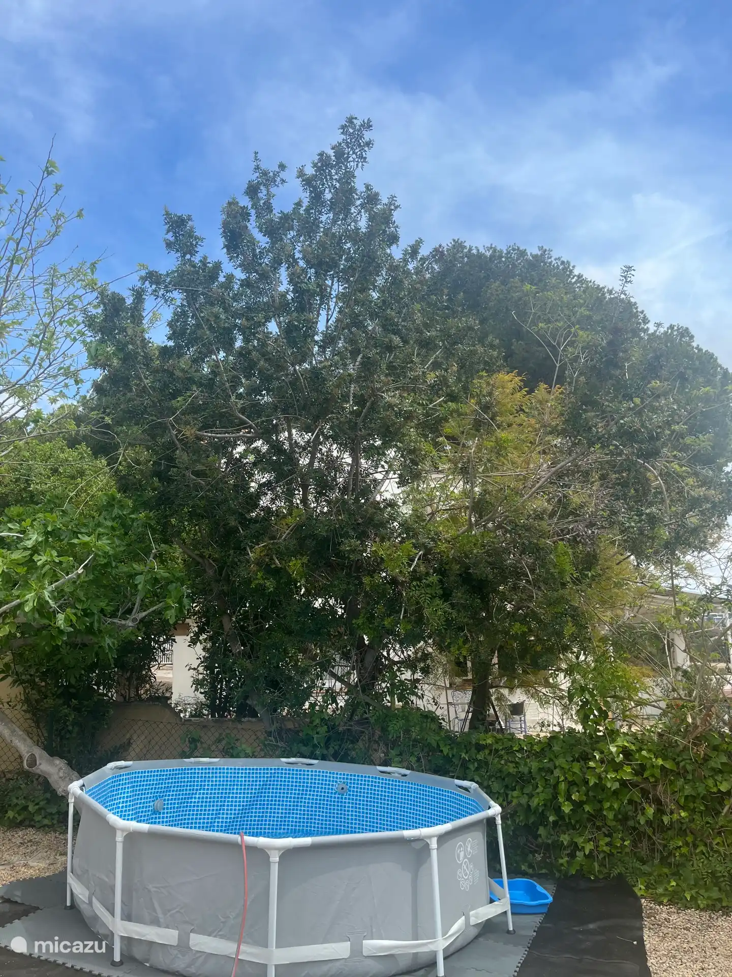 Swimming pool for children. 3.05 meters round 