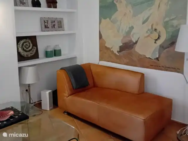 casa vacacional en España, Costa Blanca, Benissa – Casa Lorenzo - Cala Advocat Güeldres 4800, chaisse longue, maravillosamente relajado. Ruimte tiene un sistema de música Sonos.