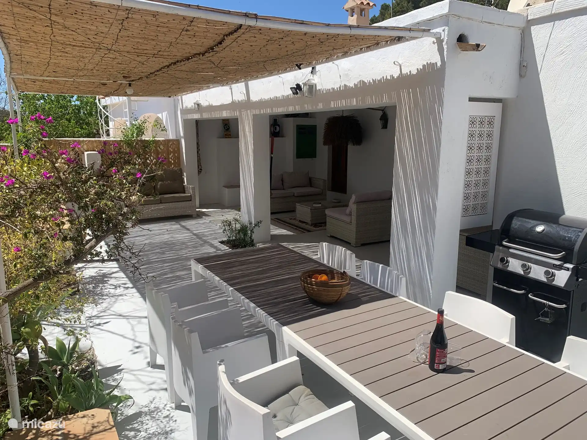 Large table for 8 people with gas BBQ