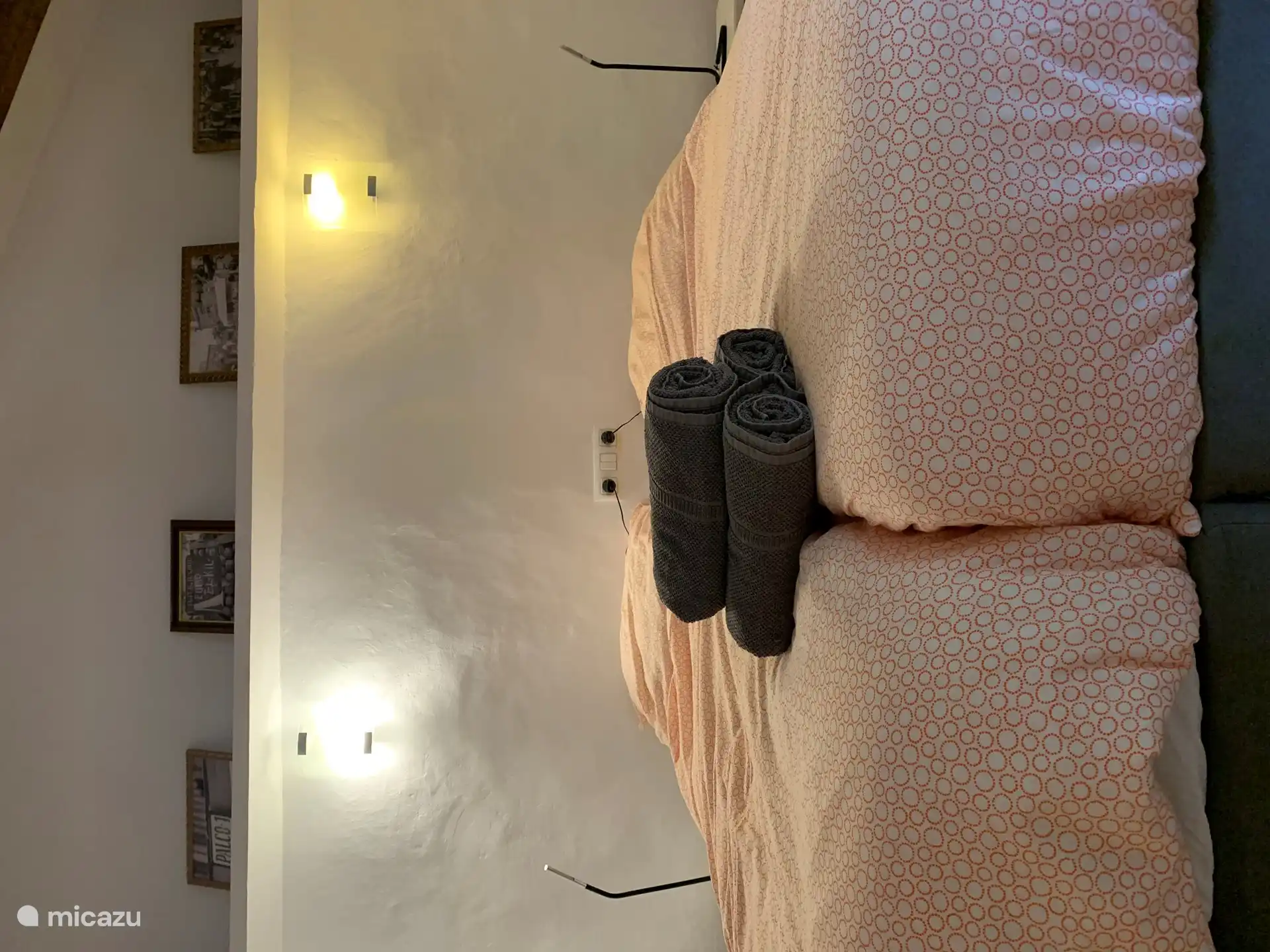 There are 3 bedrooms with auping beds