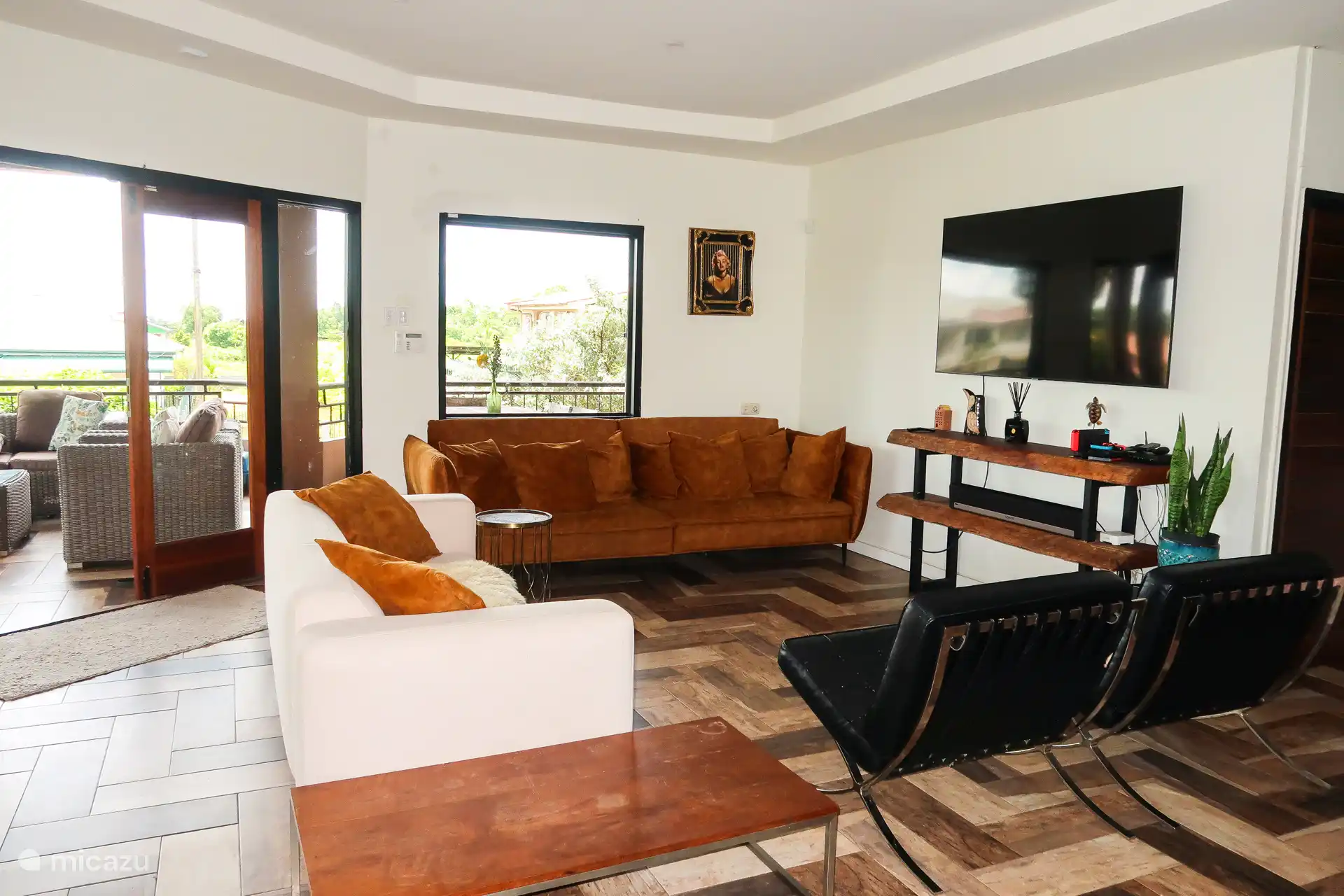 Salon à l’étage avec smart TV et climatisation 