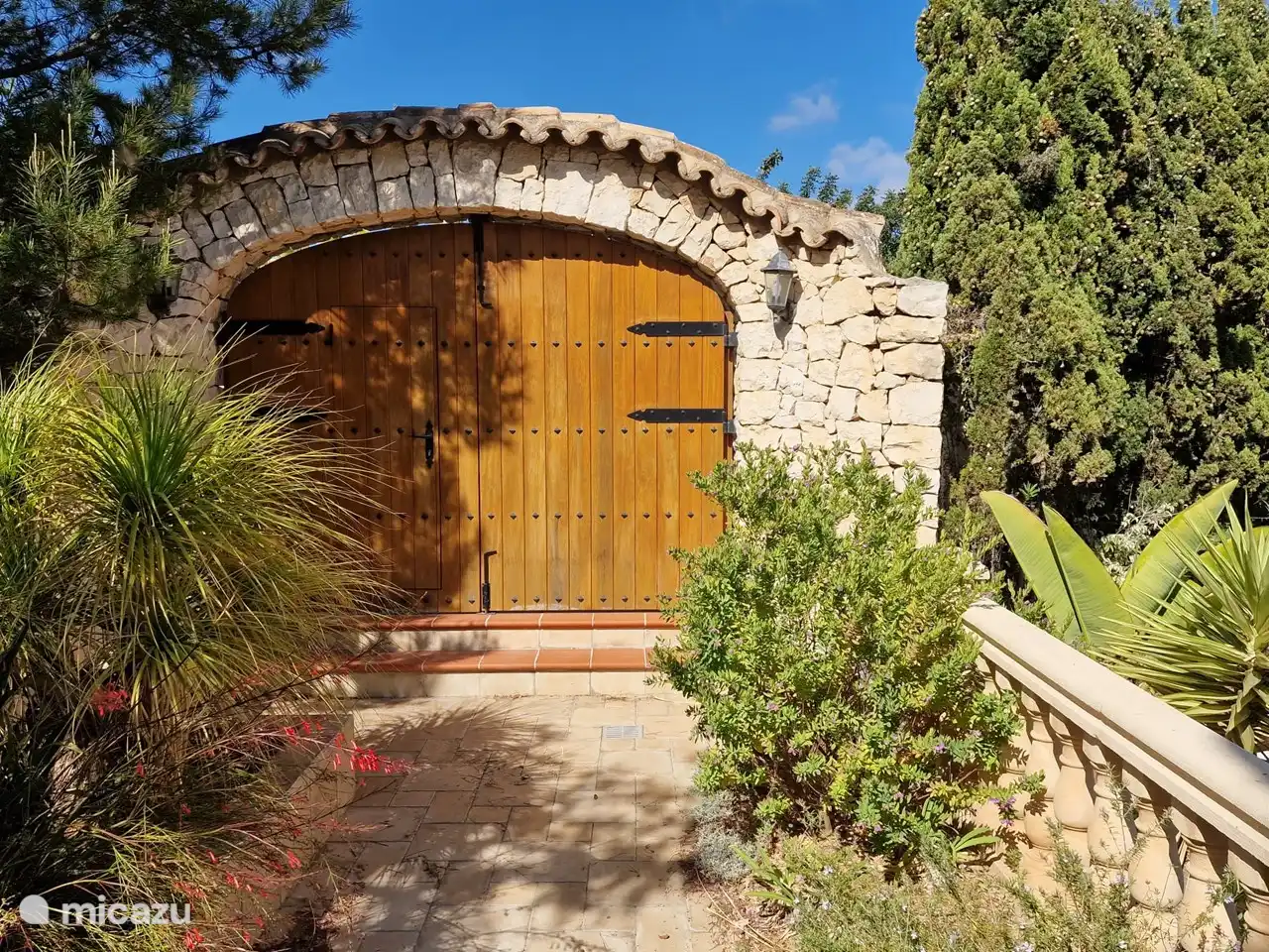 Gate to Calle Mostoles