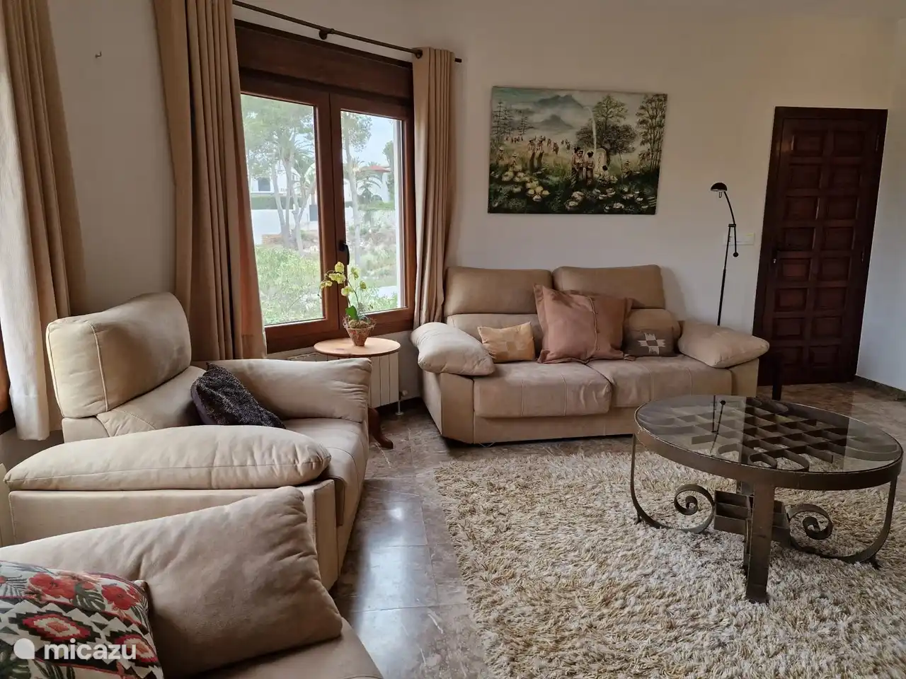 Living room upstairs 4