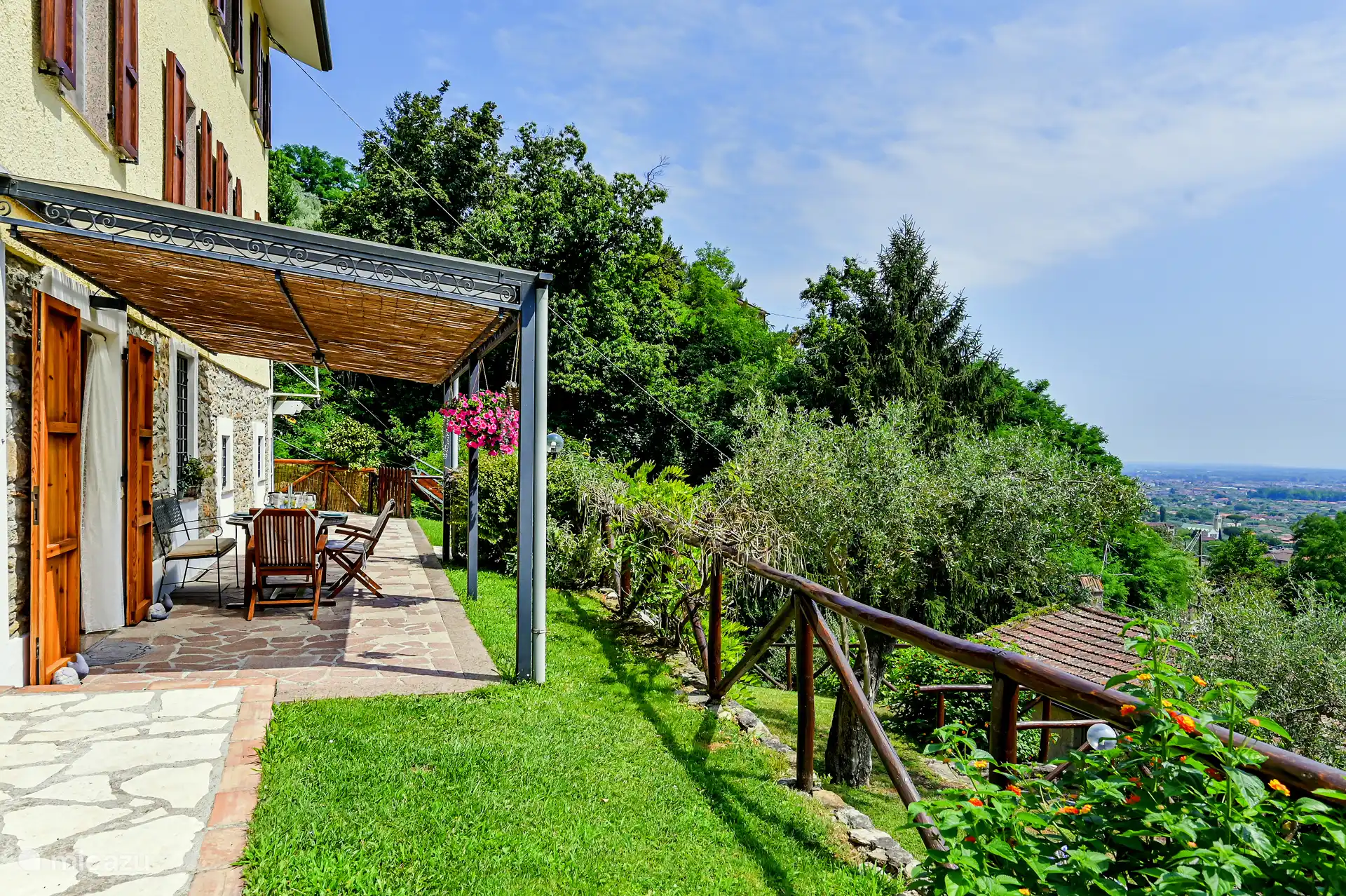 Terraza con vistas al mar Biancospino