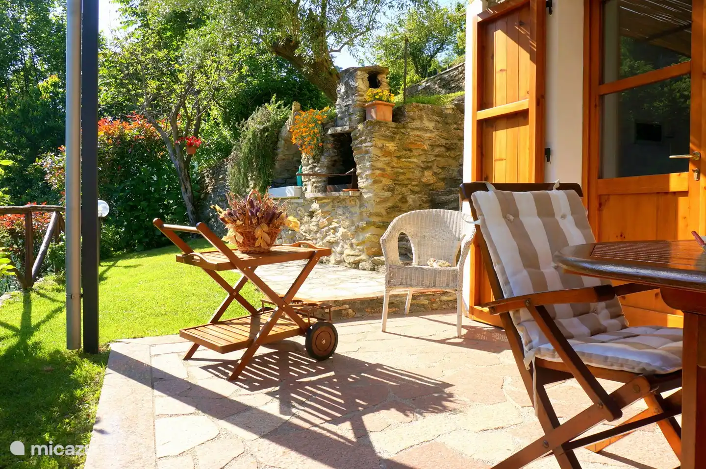 Barbacoa y fregadero de mármol antiguo