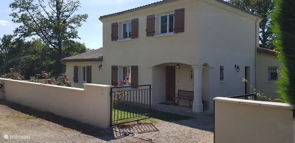 Dorf le Chat 260 in Frankreich, Charente, Écuras - Ferienhaus