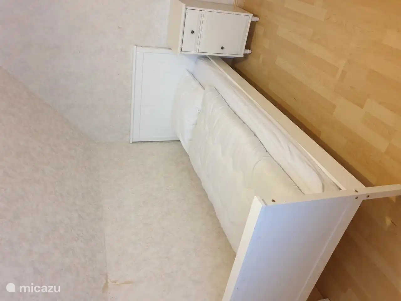 1 Schlafzimmer im 1. Stock.