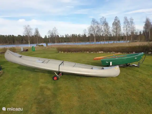 Ljungsarp Hasewinkel | Suède, Småland, Hestra - maison de vacances Canoë et bateau à rames canadiens pour les enfants.