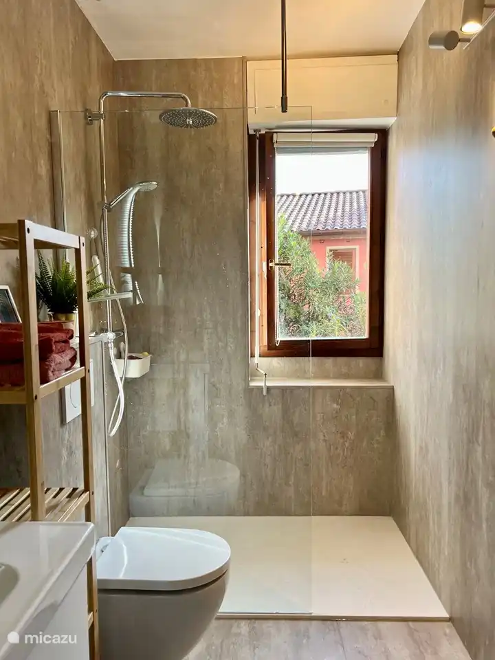 Badkamer met inloopdouche