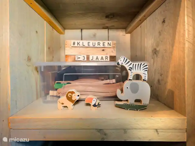 Pavillon Grutte Fiif Safari avec climatisation | Pays-Bas, Frise, Grouw - glamping / tente safari / yourte Jouets en bois pour les enfants du Grutte Fiif Safarilodge