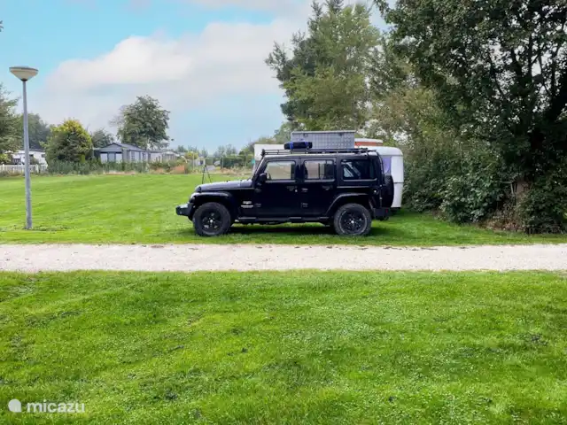 Pavillon Grutte Fiif Safari avec climatisation | Pays-Bas, Frise, Grouw - glamping / tente safari / yourte Vue sur le terrain de camping depuis la véranda