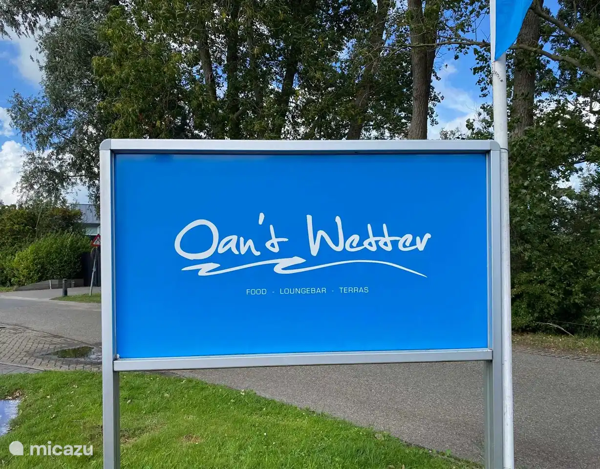 Restaurant Oan't Wetter in Grou, op loopafstand vanaf de glampingtent. Informeel en een hele goede kok!