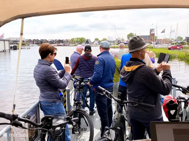 Pavillon Grutte Fiif Safari avec climatisation | Pays-Bas, Frise, Grouw - glamping / tente safari / yourte Vélo et ferry à pied directement du parc au centre de Grou et vice versa.