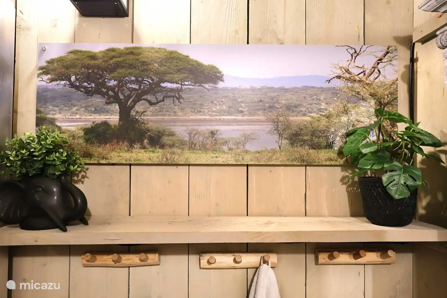 Sfeervolle en stoere inrichting van de Grutte Fiif Safarilogde. 