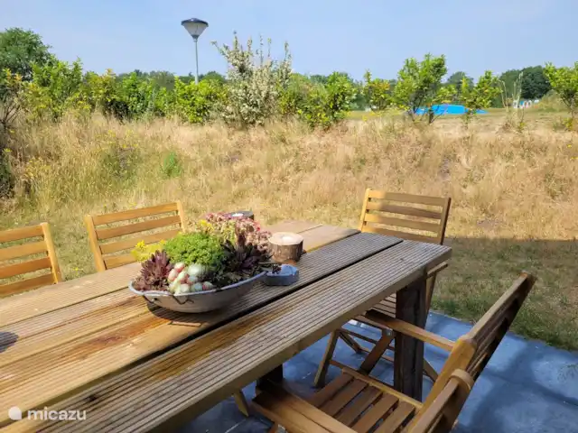 Location de Vacances Pays-Bas, Drenthe, Wezuperbrug, bungalow - Maison de lit dans un parc de vacances Agréable coin salon à l’extérieur