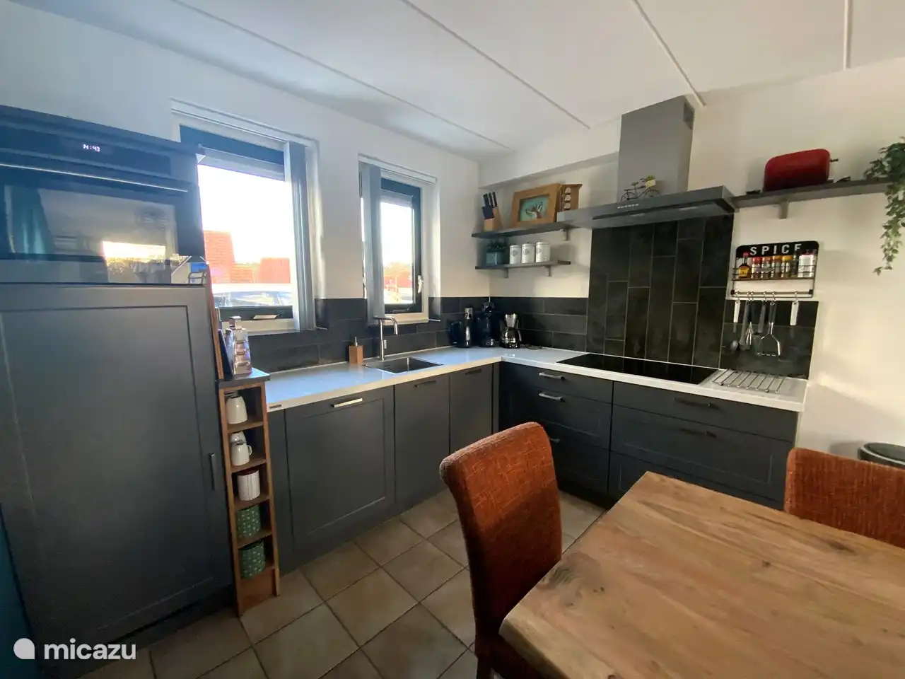 Luxuriöse neue Küche 