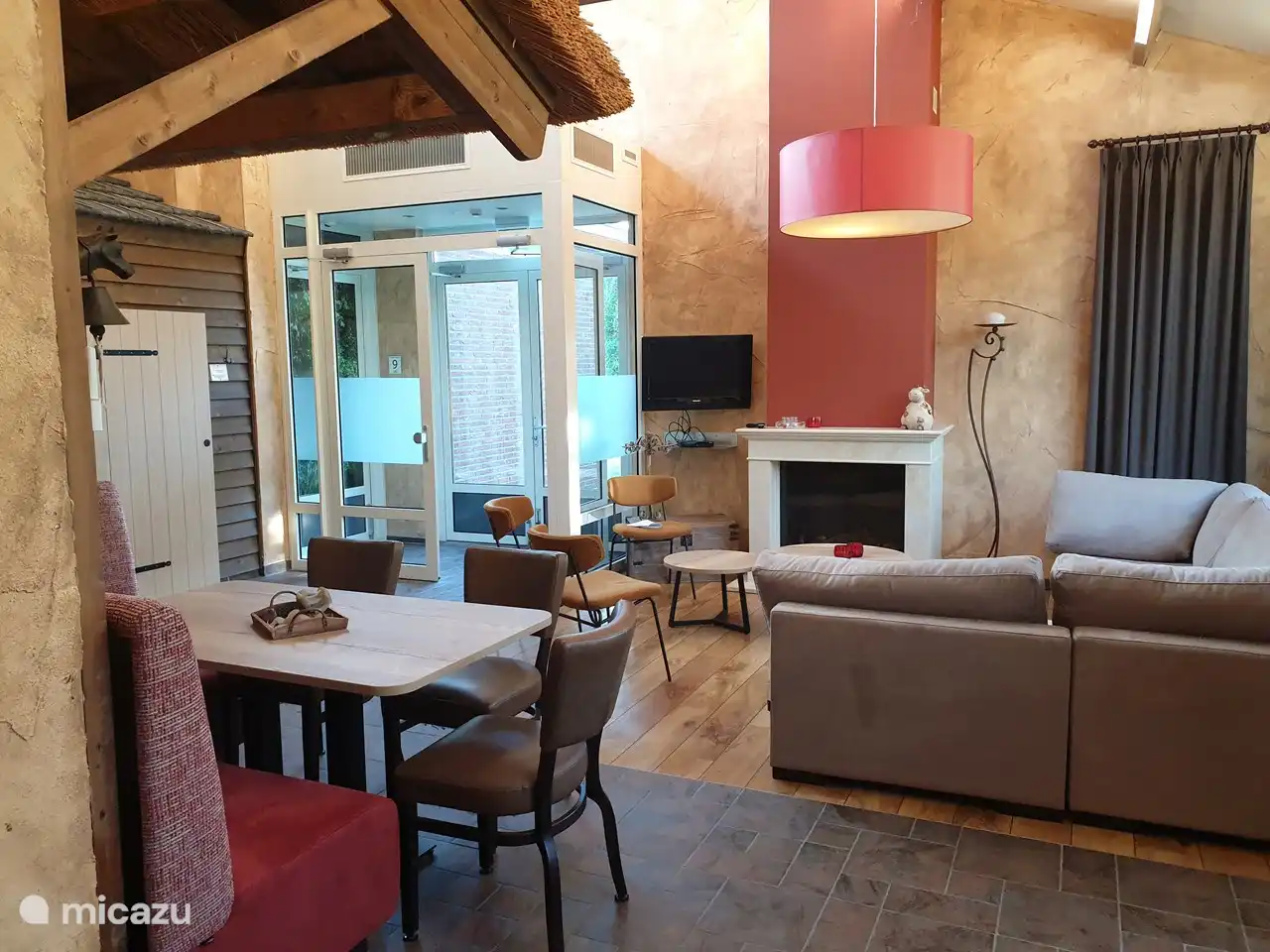 Das Wohnzimmer/beobachtet