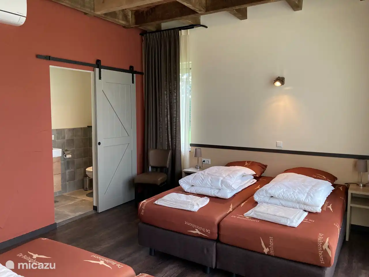 Schlafzimmer 4 Personen mit Bad