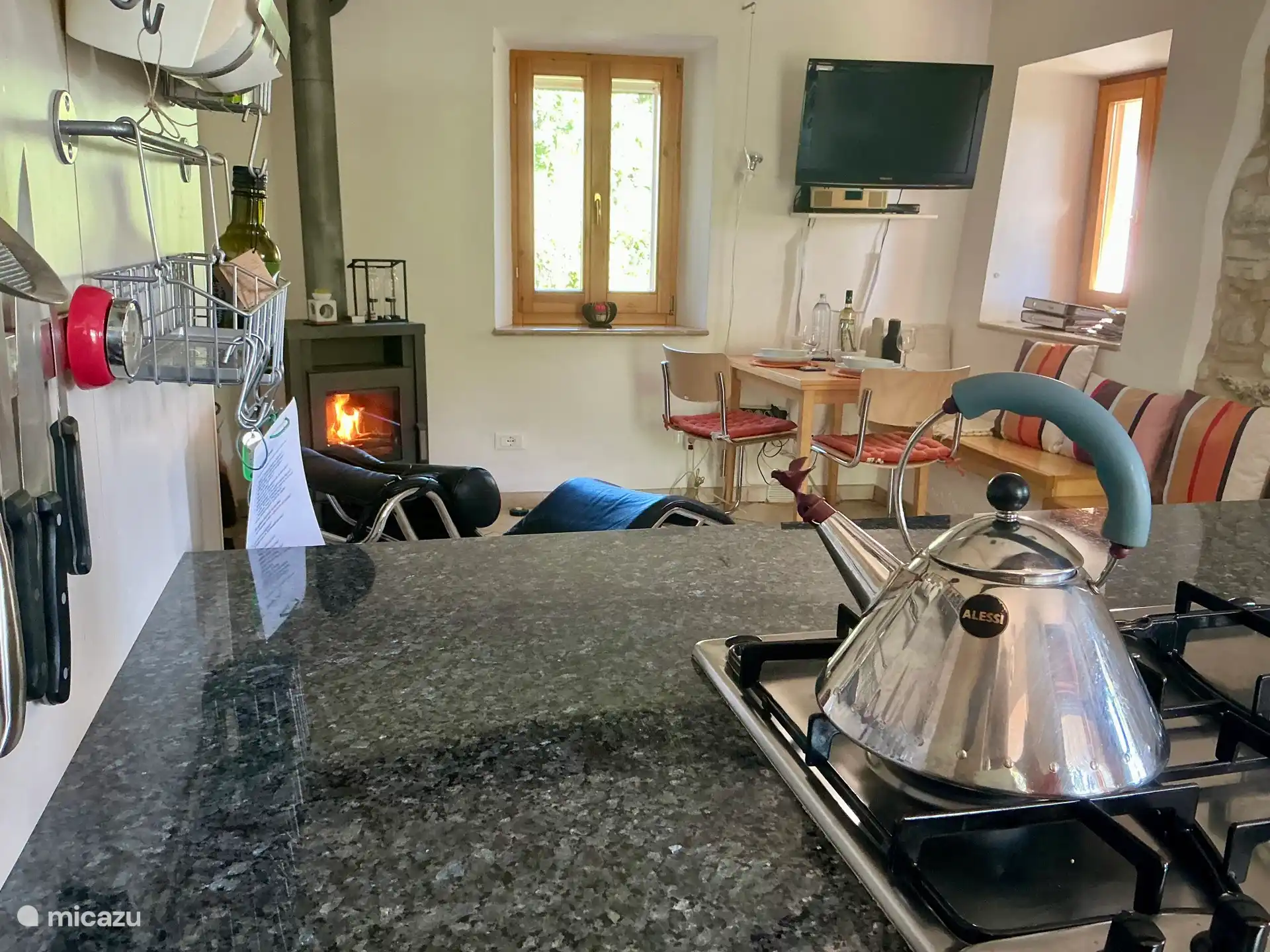 Alessi, Corbusier, Thonet, Remenber, Bose mit Kaminofen