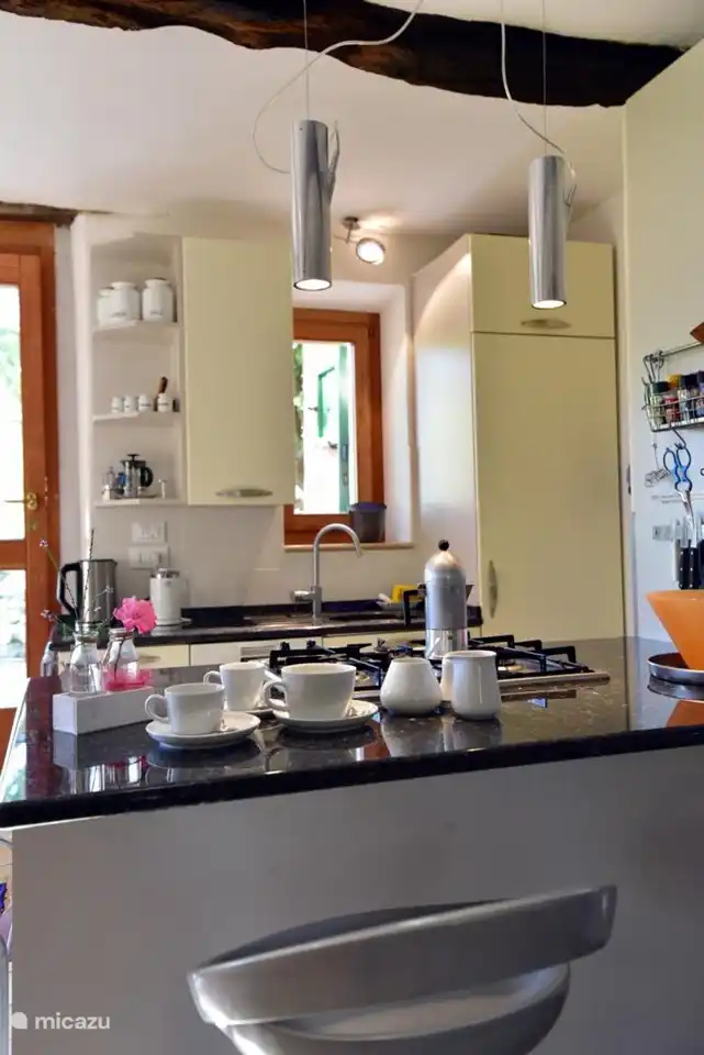 Cini&Nils über der Theke